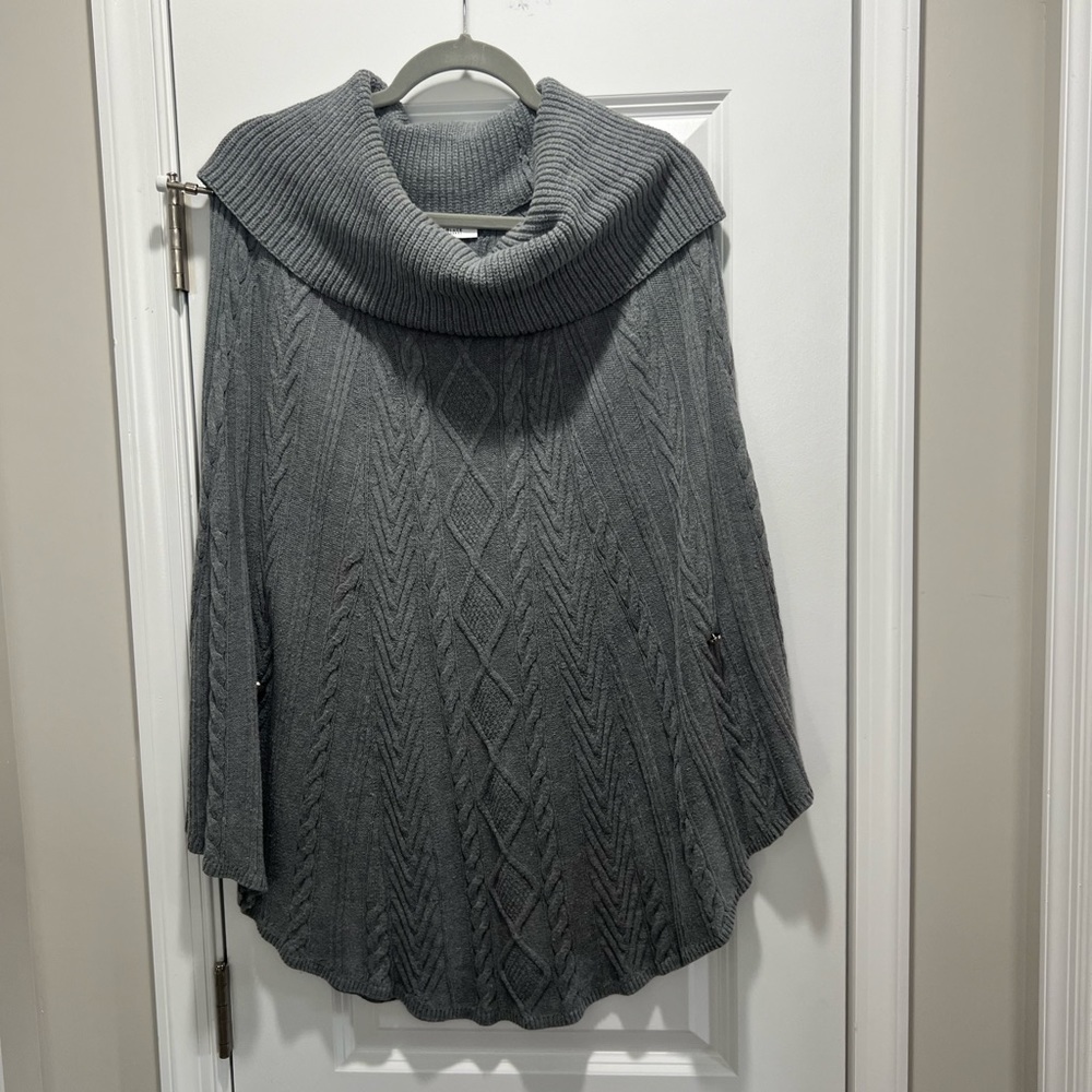 White House Black Market.  Poncho. L/XL